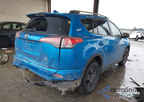 2018 Toyota Rav4 Le z USA, uszkodzony, nr VIN JTMBFREVXJD256995